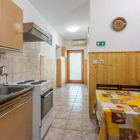 Zidan 3* Crikvenica